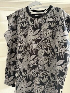 Wemoto Zebra Jungle Print Tee Size M